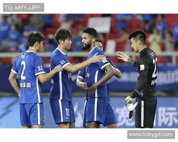 广州足球队以57分稳居联合会杯积分榜首位展现强劲实力 广州足球队以57分稳居联合会杯积分榜首位展现强劲实力