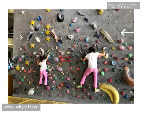 重庆攀岩队揭秘:技术与激情交织的攀岩艺术之旅 重庆攀岩队揭秘:技术与激情交织的攀岩艺术之旅